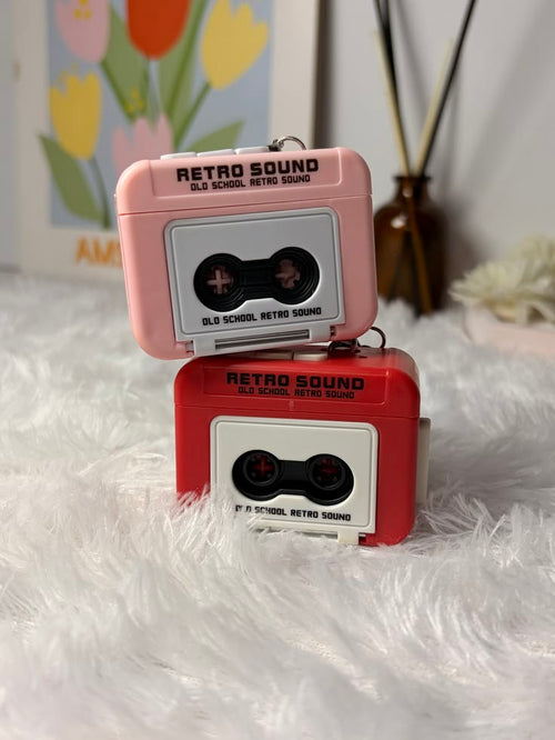 Retro Cassette Tape Keychain – Vintage Style with Click Sound